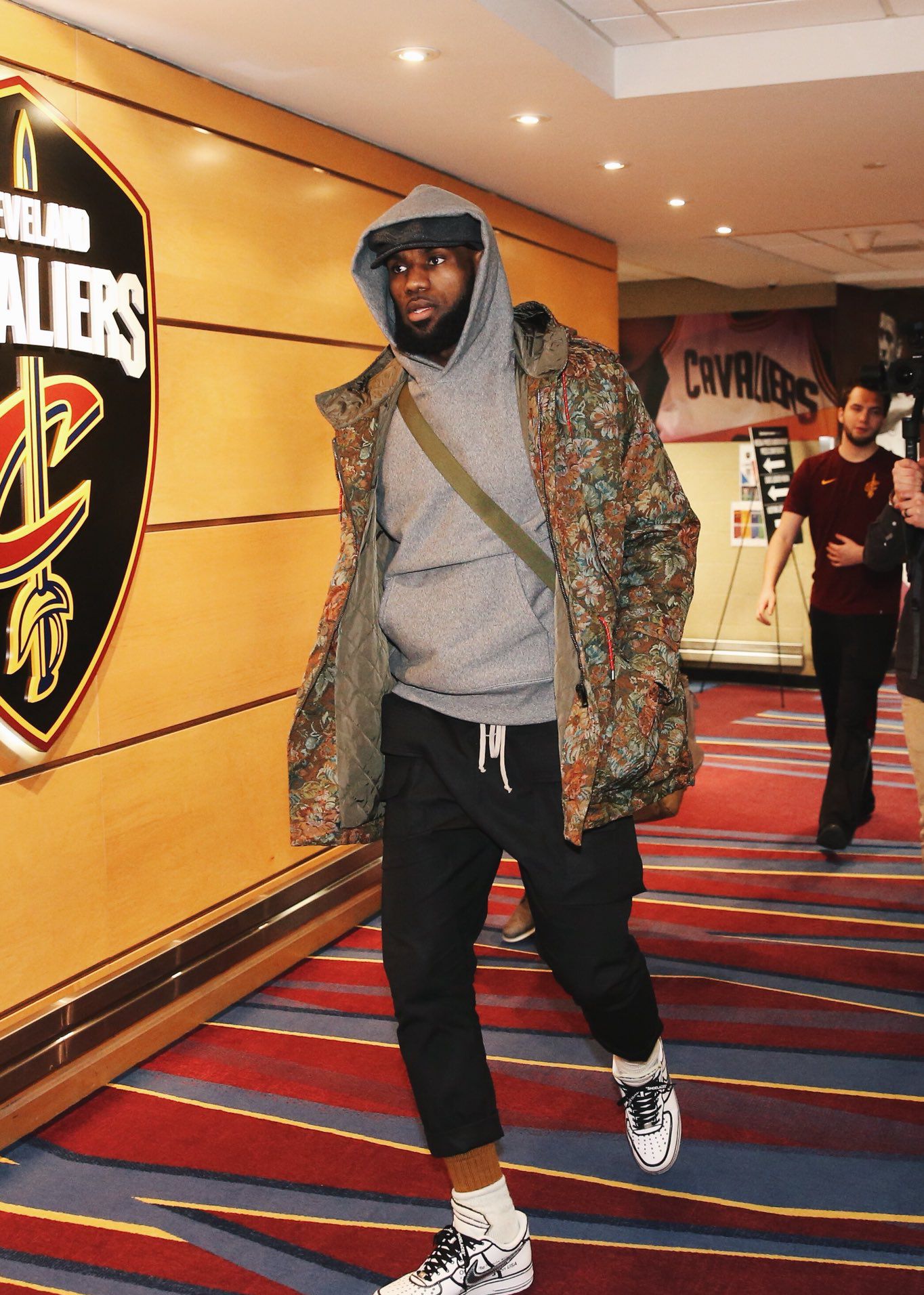 传奇怒喷萨拉赫：耻辱！1年2次开炮，难比梅罗+是利物浦成就了他（名宿痛斥萨拉赫：耻辱！一年两次开炮，难与梅罗比肩，是利物浦成就了他）