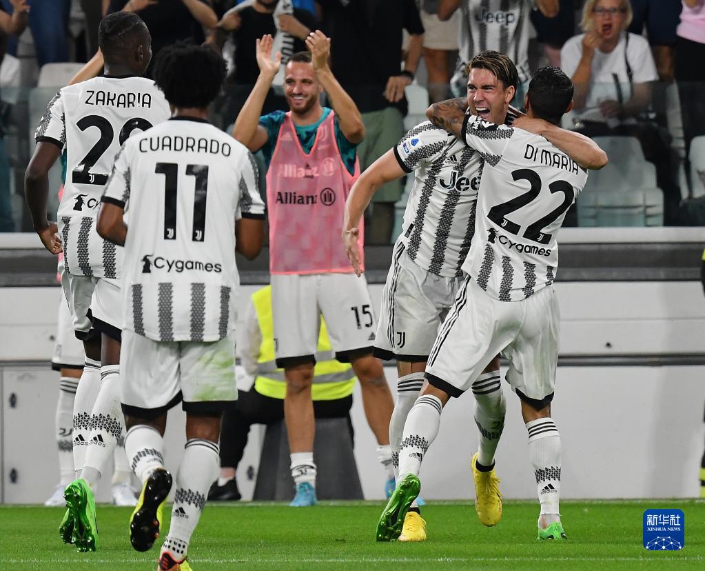 云南玉昆官方：与队长赵宇豪、中国香港球员徐宏杰完成续约（云南玉昆官宣与队长赵宇豪、中国香港球员徐宏杰续约）