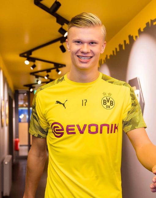 波尔图官方：对裁判管理模式深表关切，足协应立即采取措施（波尔图官方：强烈关注裁判管理现状，敦促足协立刻采取行动）