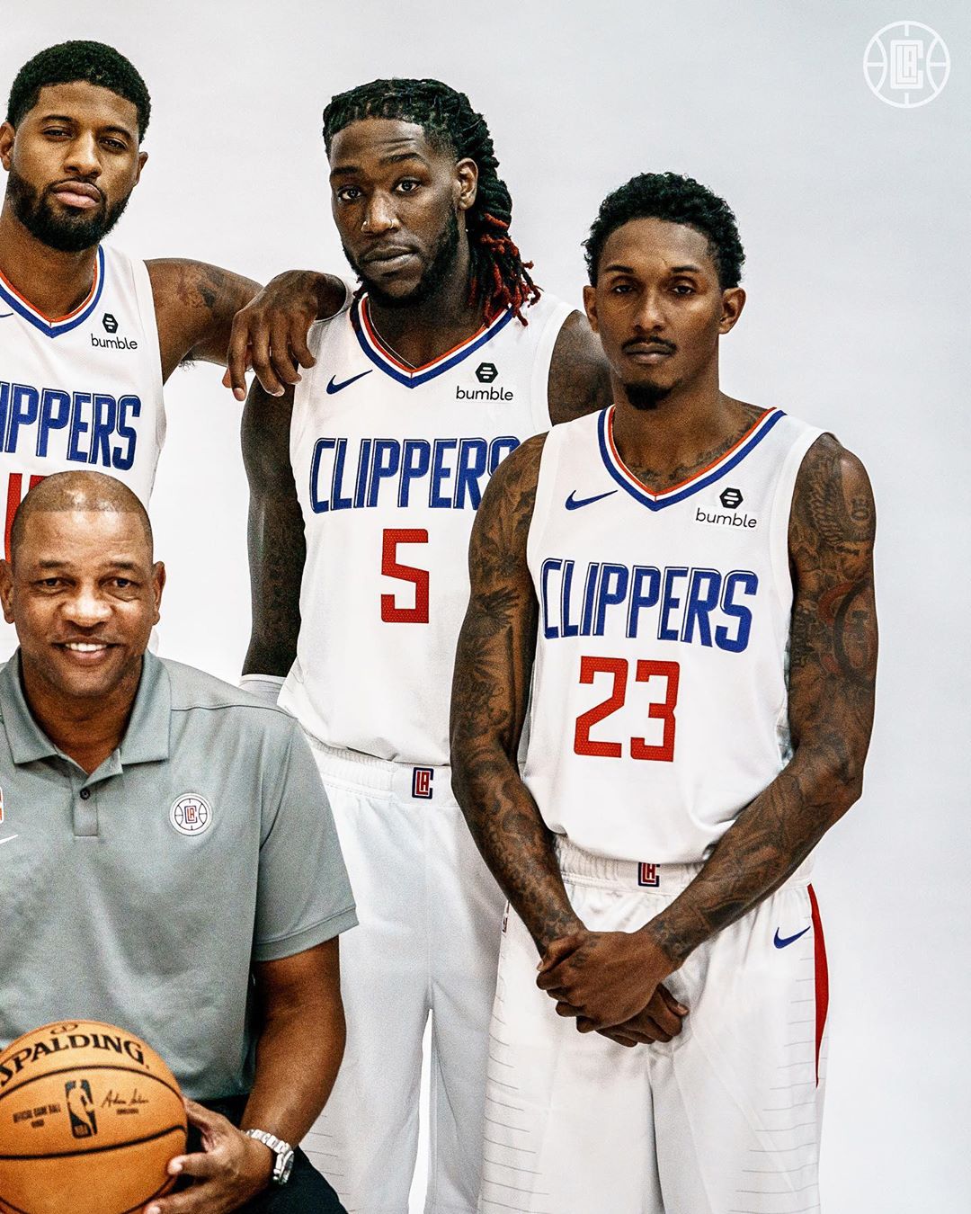 他今天的表现无可挑剔（他今天的表现堪称完美）