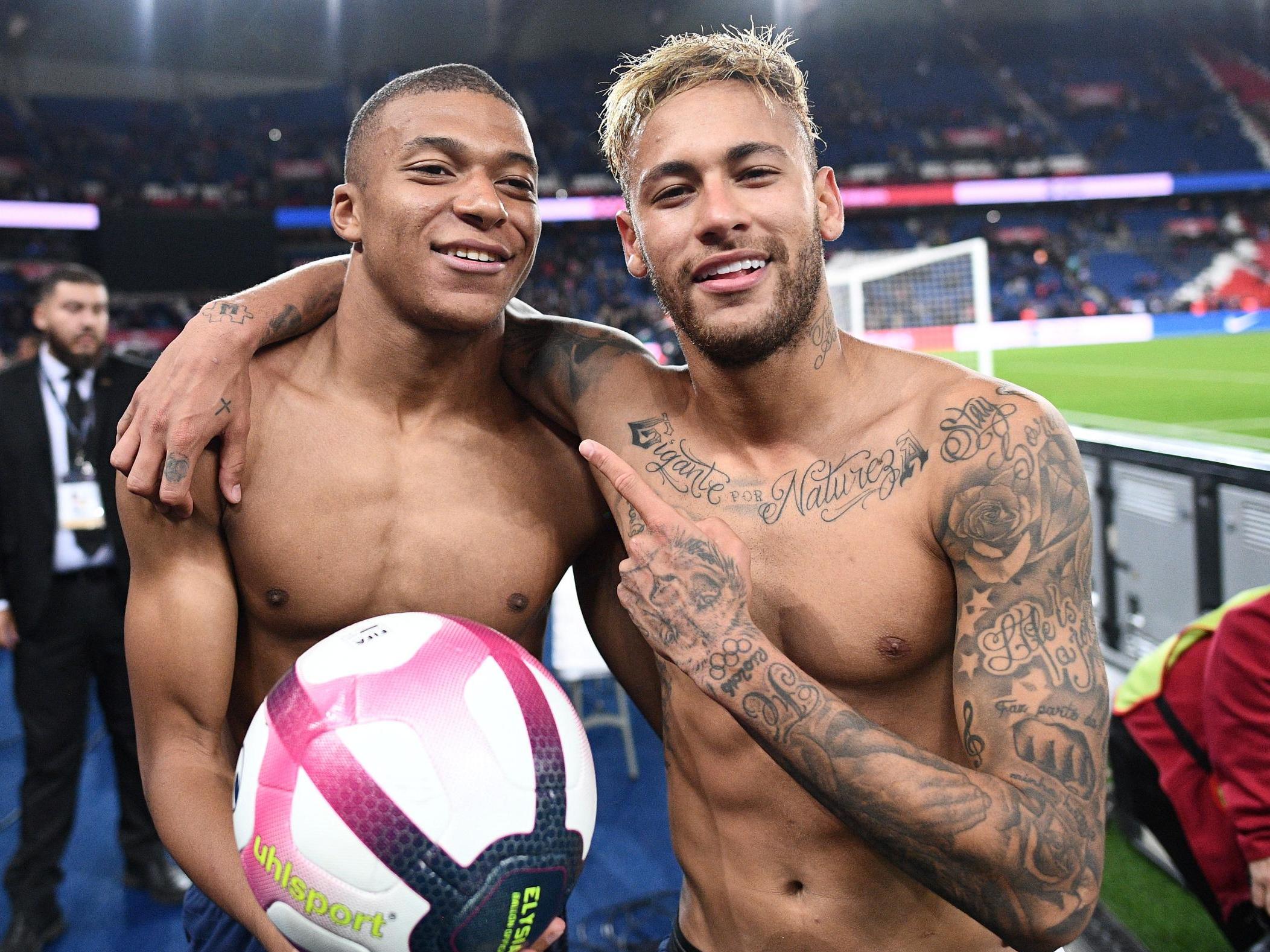 里程碑，海港中场徐新已为中国俱乐部出战200场比赛（中国俱乐部200战达成！海港中场徐新迎来职业里程碑）