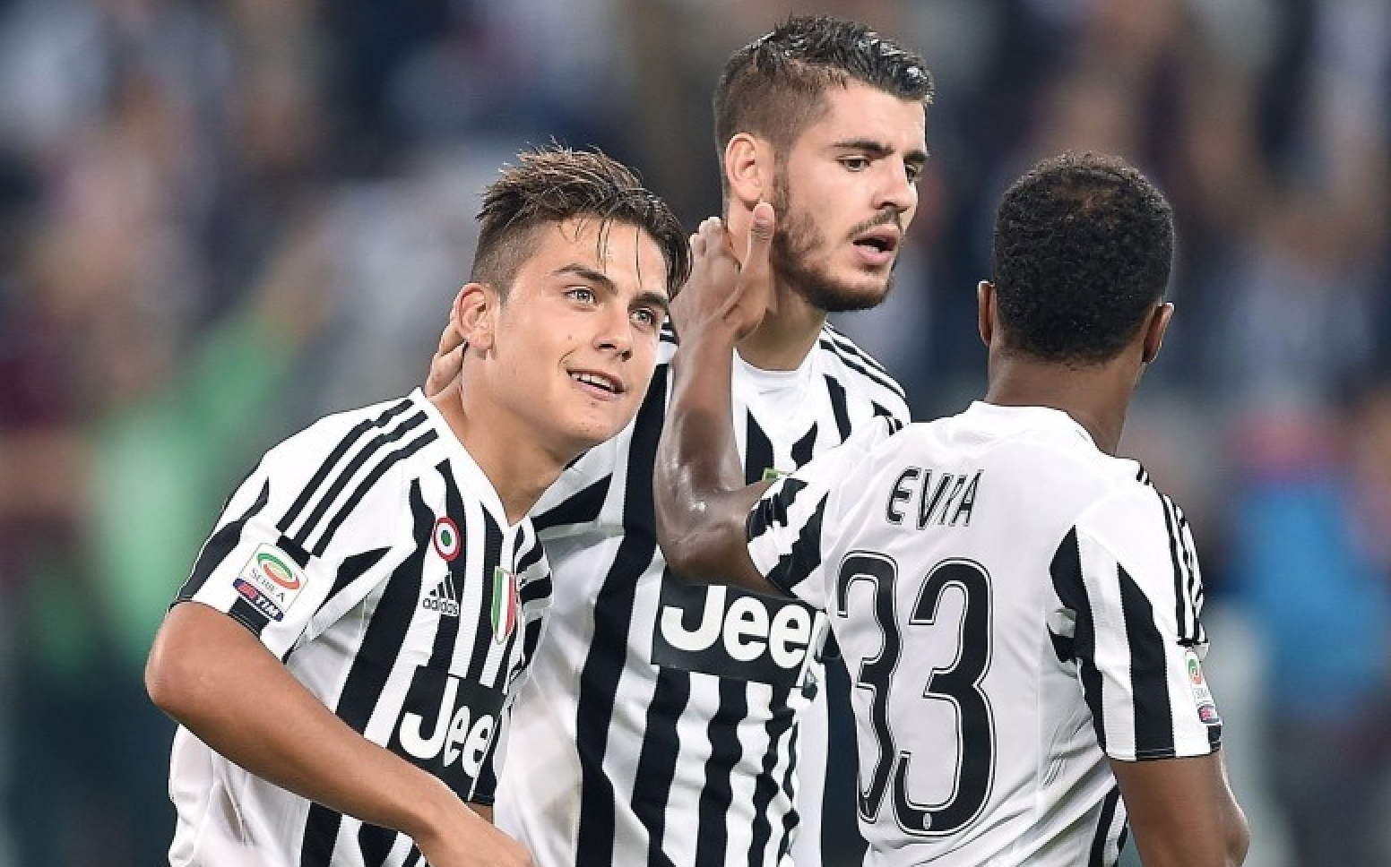 凯恩切换到“全能战士”模式，拜仁可以专心打欧冠了！（凯恩开启全能战士模式，拜仁可专注欧冠征程！）